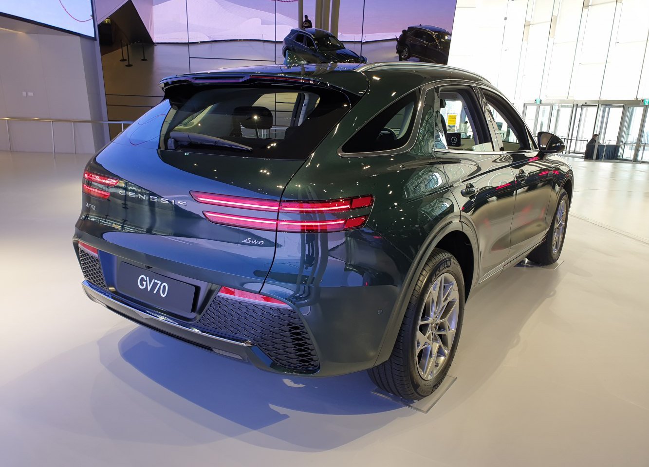 Genesis GV70 technical specifications and fuel economy